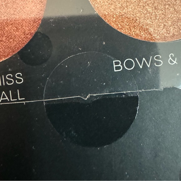 Minnie Mouse Eyeshadow Palette - Picture 5 of 10